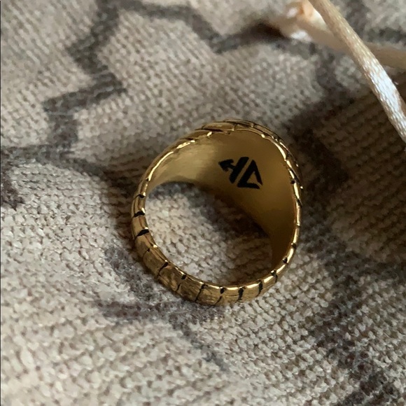 Men’s Gold ring - Picture 2 of 3